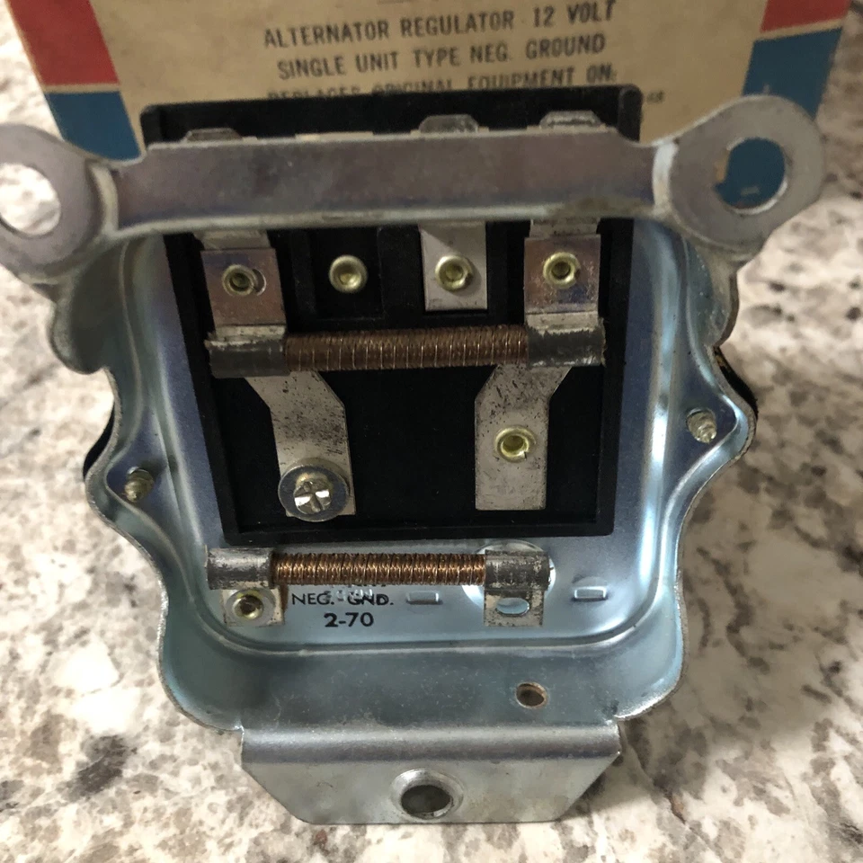 1963 PONTIAC TEMPEST VOLTAGE REGULATOR IN BOX DA22 - Image 3 of 4
