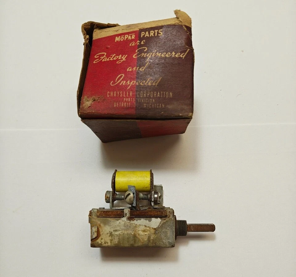 Interruptor de control de temperatura de calefacción Chrysler New Yorker 1940-1941 861489 NOS. Foto 3 de 4