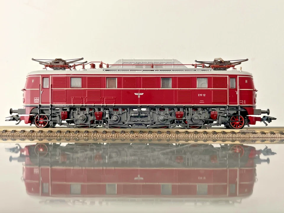 MARKLIN 3469 - BR E 19 - DB - H0 - 3 BINARI - ANALOGICO-DIGITALE - NUOVO -... - Immagine 2 di 4