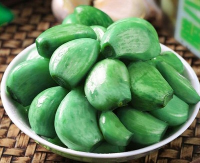 Laba-Knoblauch, grüner Knoblauch Servieren Sie das Essen