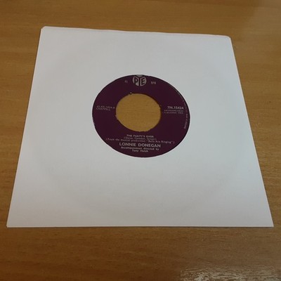 7'' Single - Lonnie Donegan, The Party's Over, 1962, PYE (7N.15424)