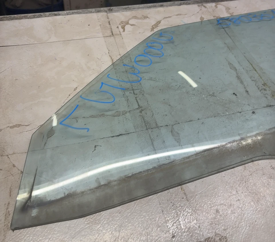 Conjunto de ventana de vidrio puerta delantera izquierda lado conductor STARION 84-89 CONQUEST 1983-89 Foto 3 de 4