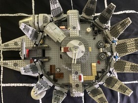 LEGO Star Wars Millennium Falcon 7965 Build 99% Complete No Mini figures