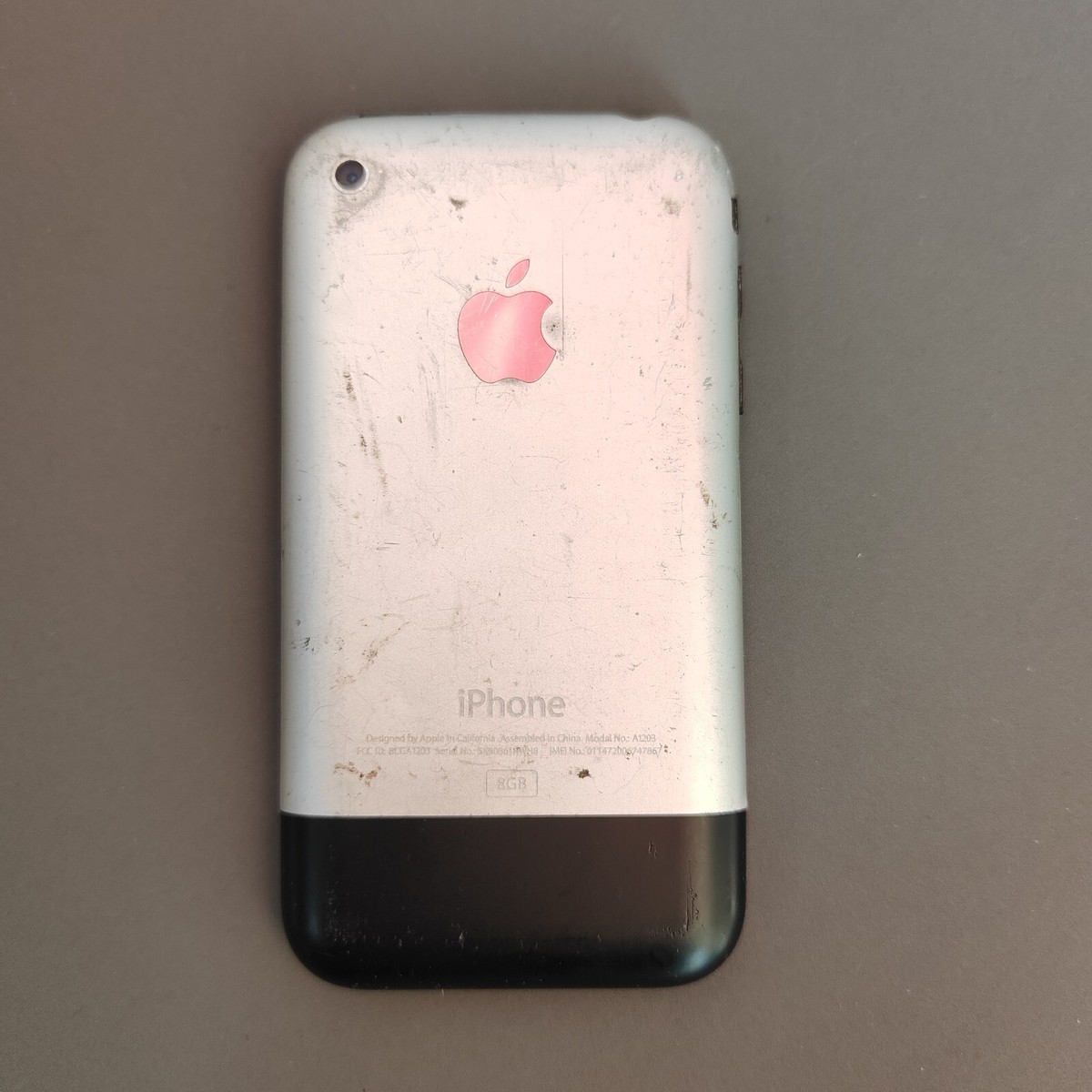 Apple iPhone 1st gen (iPhone2G) 8GB 2MP 3.5