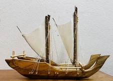 Guam Boats: The Lemurian Swan Sail Boat 12 Inch