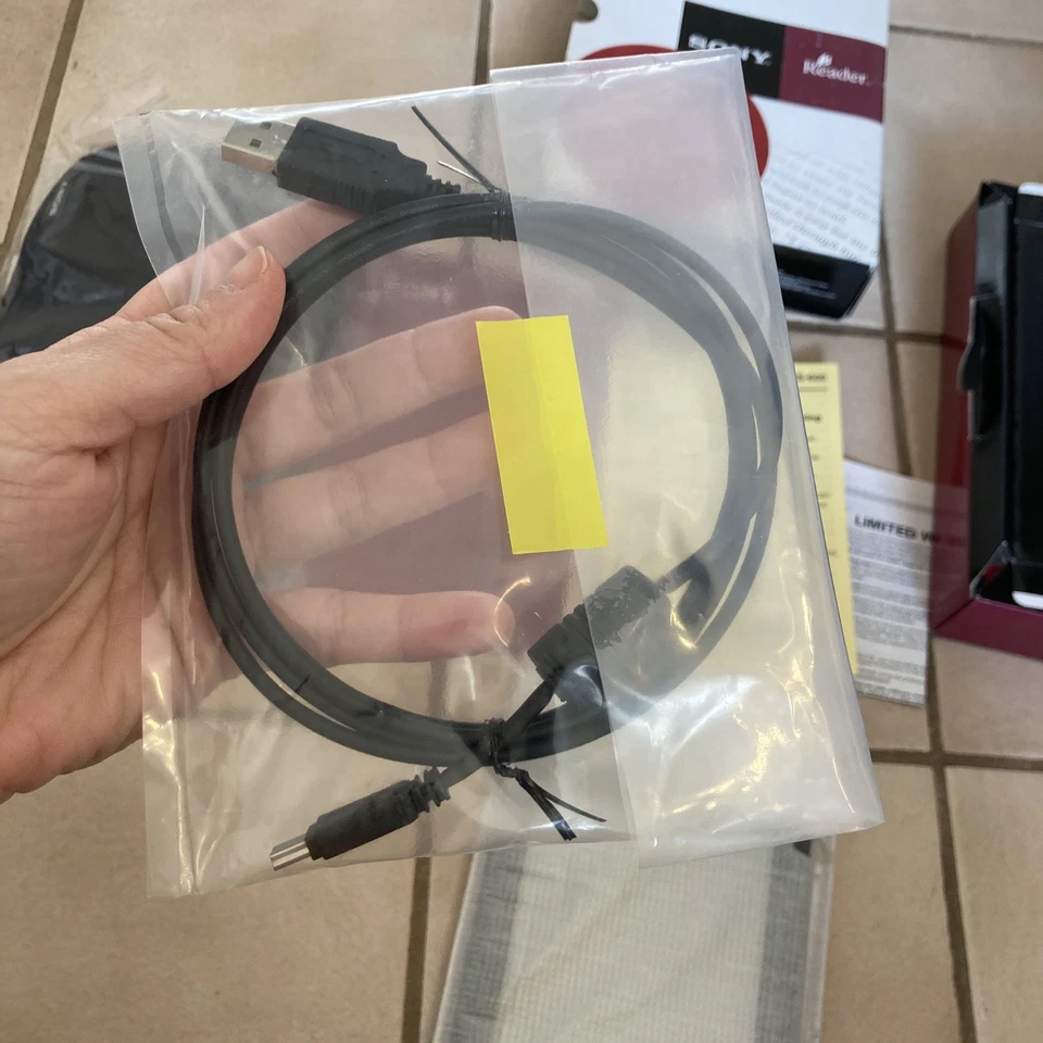 Sony Reader Touch PRS-600/BC Black 6" Display - Image 4 of 4