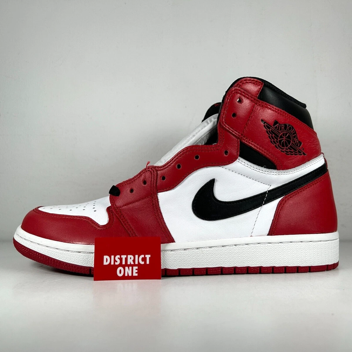 Air Jordan 1 Retro High OG Chicago 2015 Size 9.5 555088 101