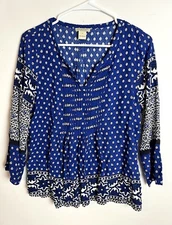 Lucky Brand Women’s Pleated Front V-Neck Blouse Size Small Geometric Print