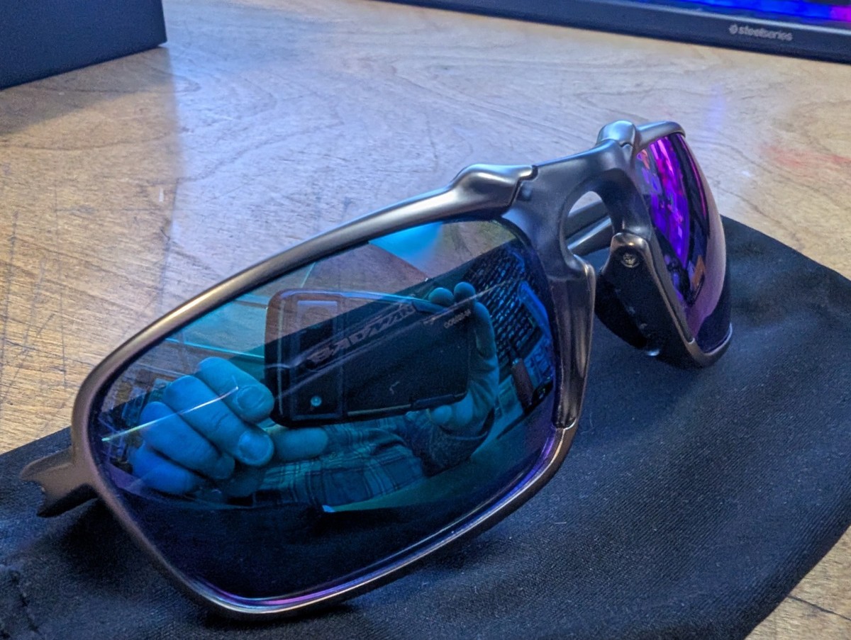 ミ*ー様 OAKLEY BADMAN Oakley Badman Sunglasses X Metal Plasma/Sapphire Iridium Polarized