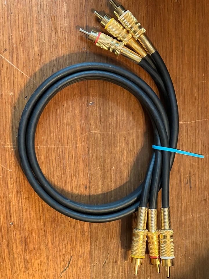 Composite 3-RCA cable, High Performance, Gold Connectors w/Strain Relief, 3ft - Image 4 of 4