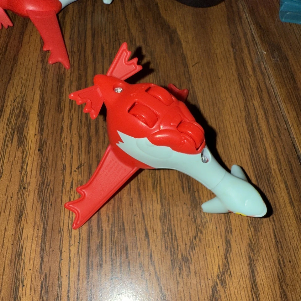 Pokemon Latias 2018 McDonalds Happy Meal Niños Juguete Nintendo Figura #1 Azul Rojo Foto 2 de 3
