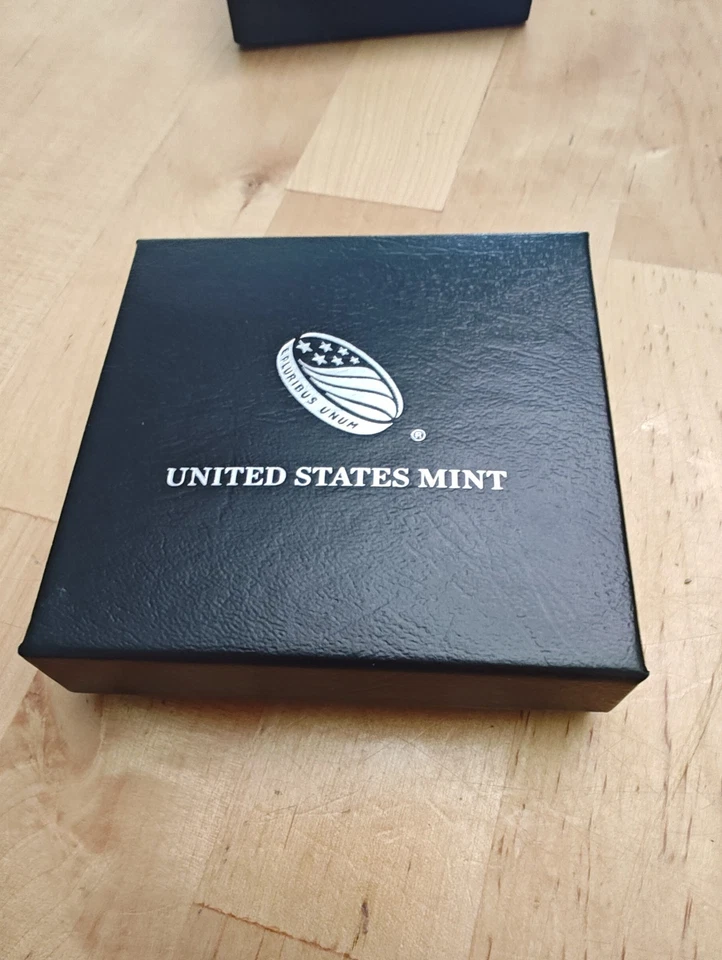 2019 P Apollo 11 50th Anniversary UNCIRCULATED Silver Dollar 1oz .999 Coin 19CD - Image 2 of 4