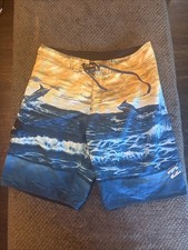 Y2K Quiksilver Swim Trunks Mens 34 32 x10 Surf Fisherman Beach Boardshorts