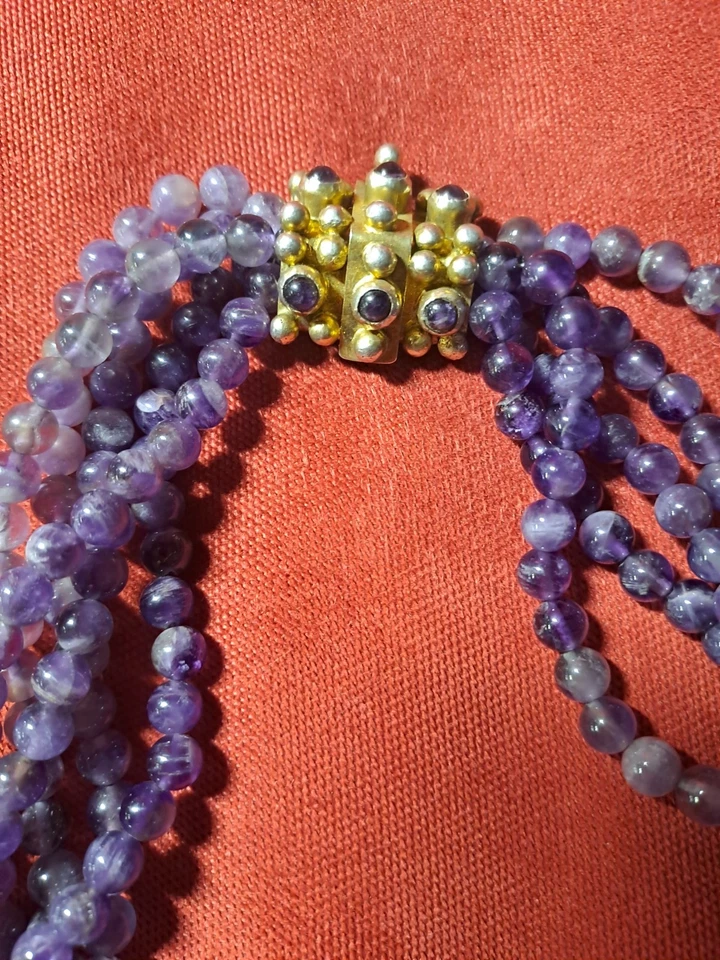 gioielli donna. Collana in ametista, con chiusura in argento - Immagine 3 di 4