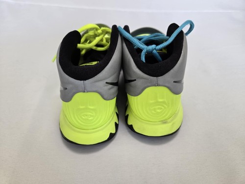 Jugendliche Kinder Nike Kyrie 6 Cross VOLT/SCHWARZ Basketballschuhe CN8581-704 Größe 3Y - Bild 4 von 6