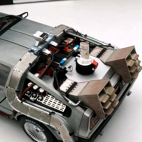 HotWheels 1/18 Back To The Future Time Machine Delorean BLY44 WITH LIGHT & SOUND - Picture 7 of 12