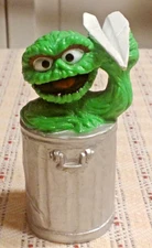 Vintage Sesame Street - Oscar the Grouch - Paper Airplane PVC Figure By Applause