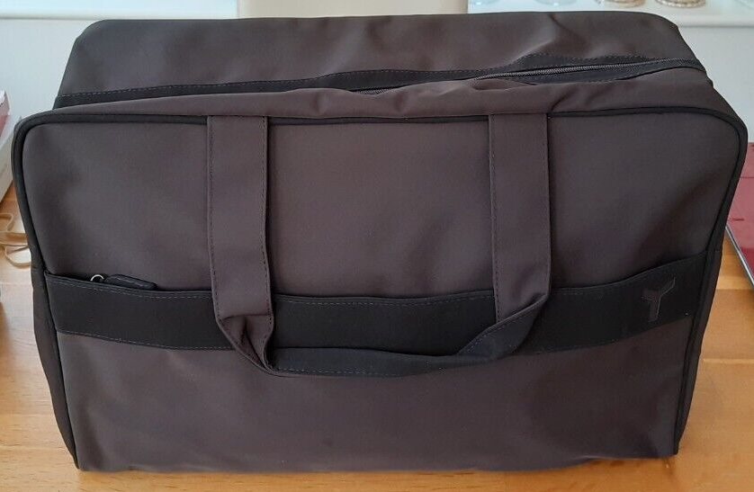 Yves Saint Laurent Parfums borsa da viaggio YSL nuovissima