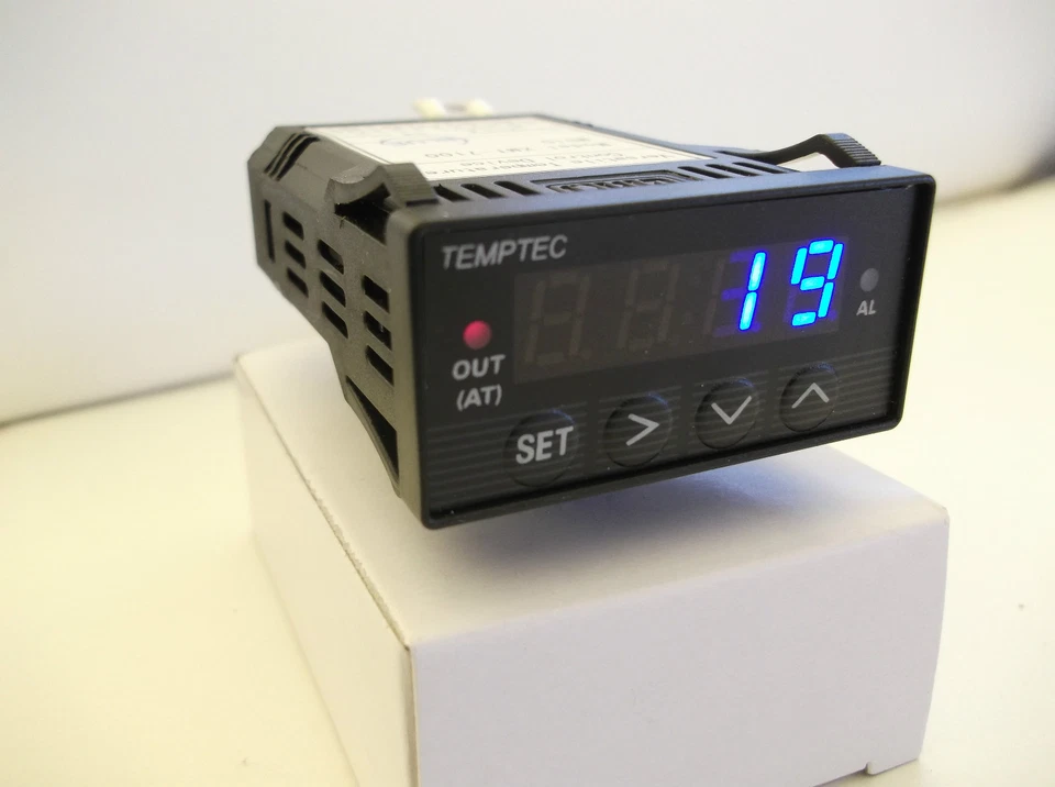 EGT EXHAUST GAS TEMPERATURE PROBE WITH 12V DIGITAL GAUGE/PYROMETER AND WELD BUNG - image 4 of 4