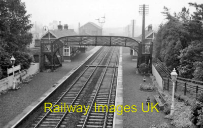 Eisenbahn Foto - Brücke des Earn Bahnhofs um 1961
