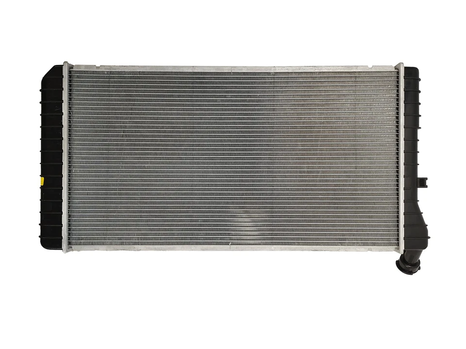 658 Radiator for Buick Regal 1988-90 Chevy Lumina 1990-93 Olds Cutlass 1988-91 Foto 3 de 4