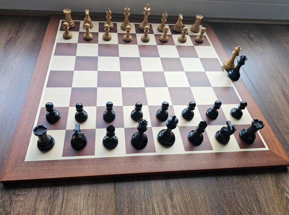 Sovereign Series Ebony & Boxwood Chess Pieces - 3 Inch (board not included) - Image 3 of 4
