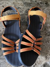 teva kayenta size 6