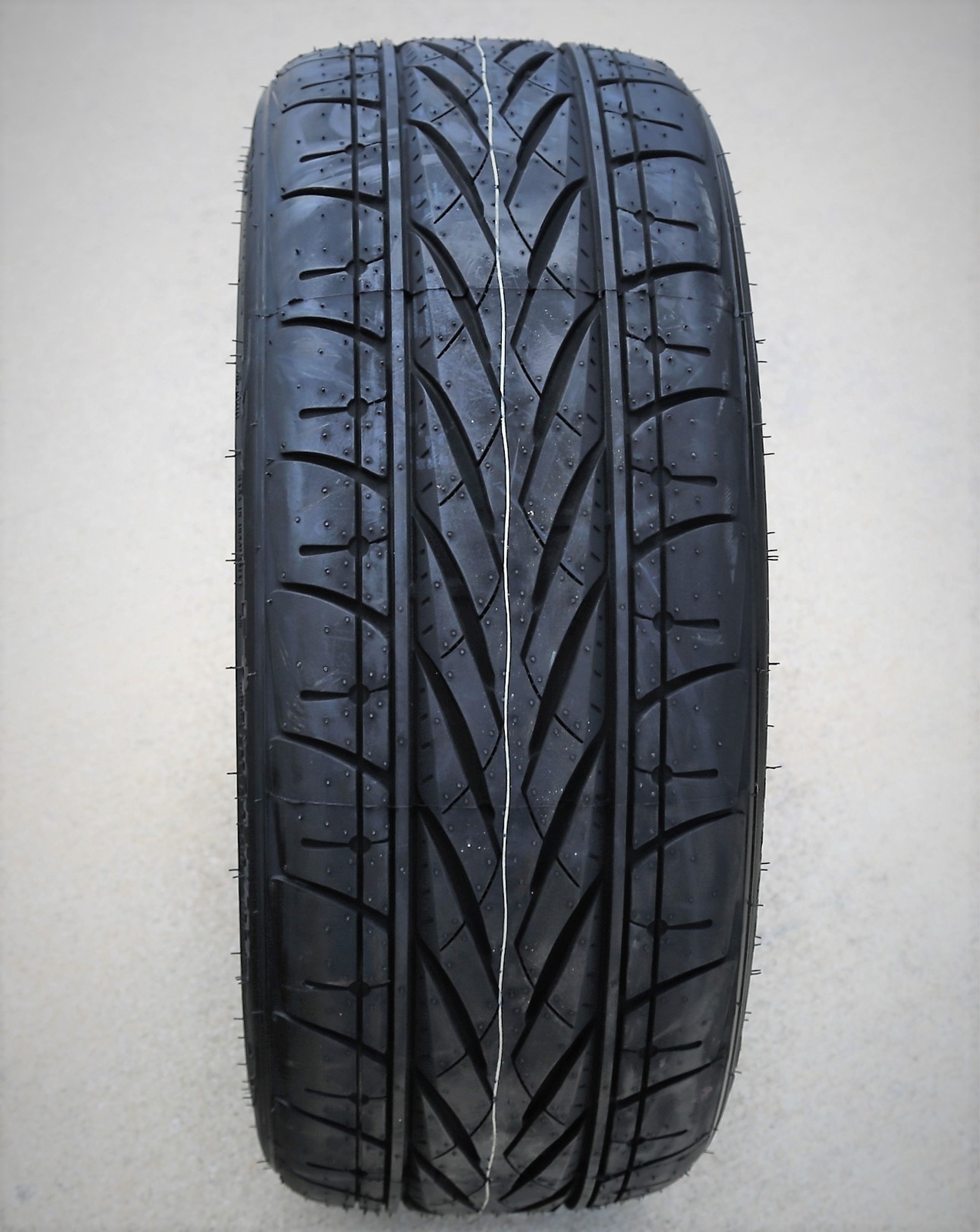 4 Tires 235/40R18 ZR Forceum Hexa-R AS A/S High Performance 95Y XL