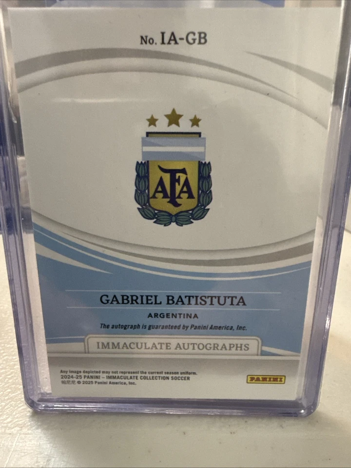 Коллекционная карточка 2024/25 Panini Immaculate с автографом #IA-GB 27/49. Аргентина - Изображение 2 из 4