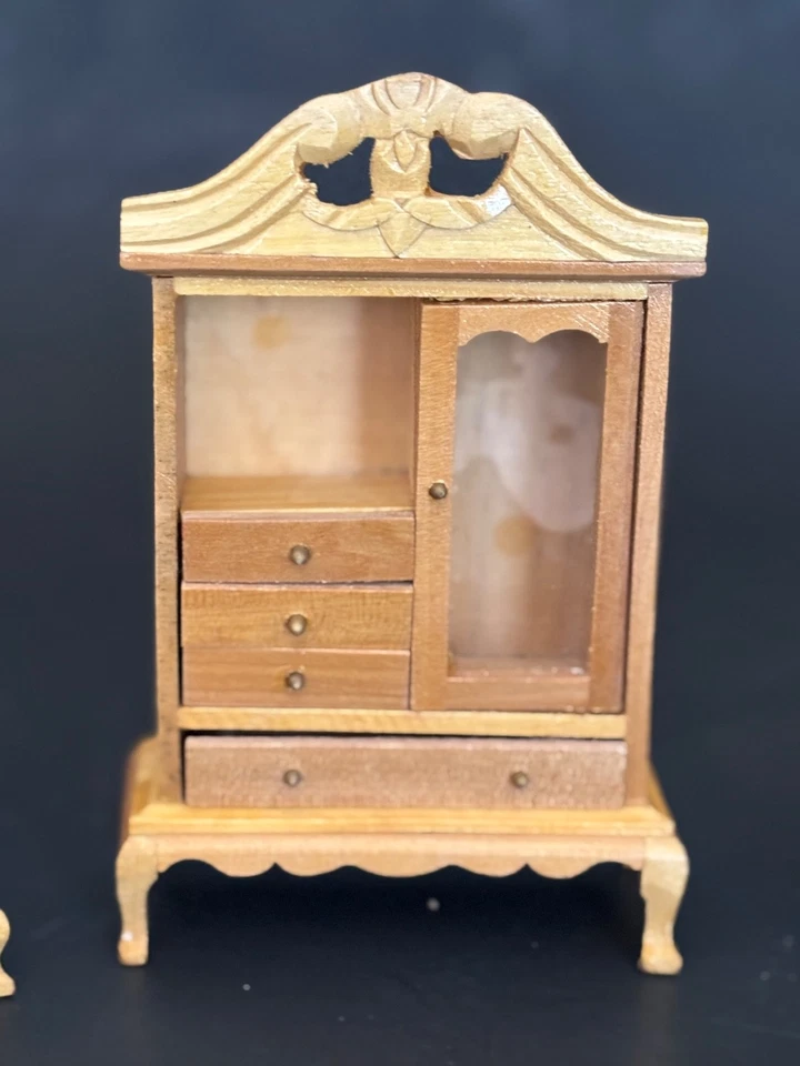 Vintage Miniature Furniture Childs Doll House 4 pieces gently used Hand finished - Image 4 of 4