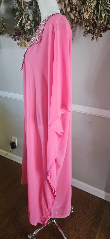 Caftán transparente rosa Y2K años 90 con cuello joyero como en la foto Foto 3 de 4