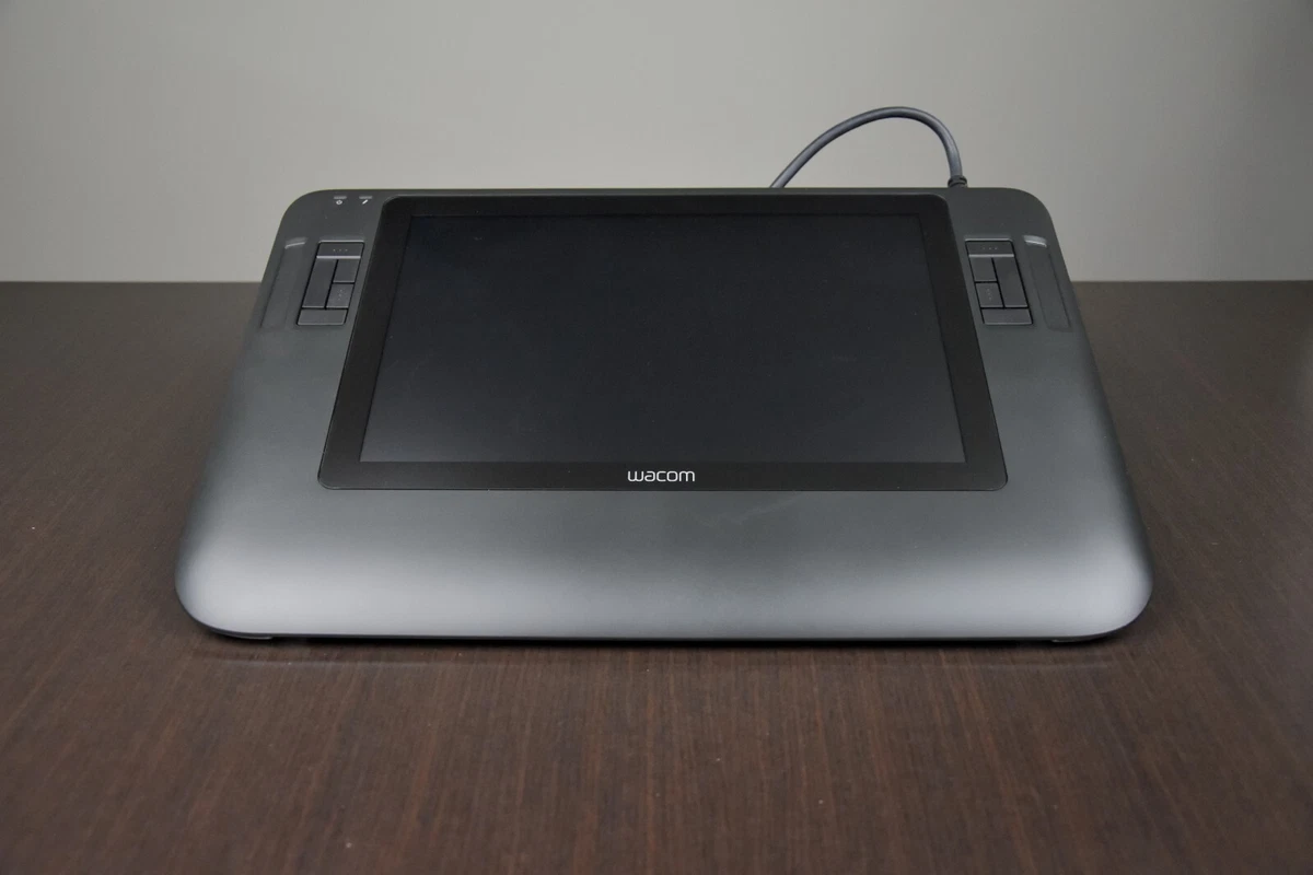 Cintiq Wacom LCD Tablet 12WX Model DTZ-1200W Full Package w Stylus and Converter