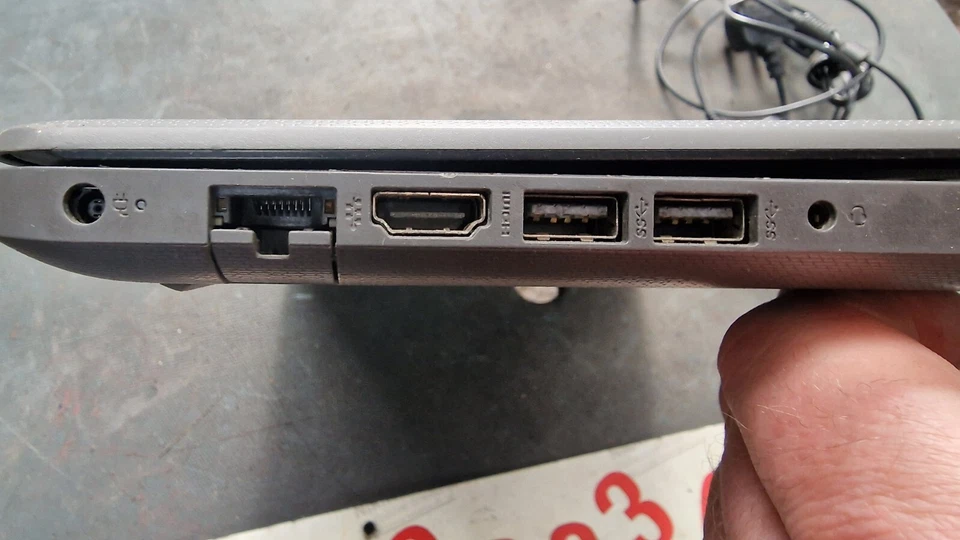 HP 255-G7 RYZEN3 AMD RADEON VEGA GRAPHICS FOR PARTS - Image 3 of 4