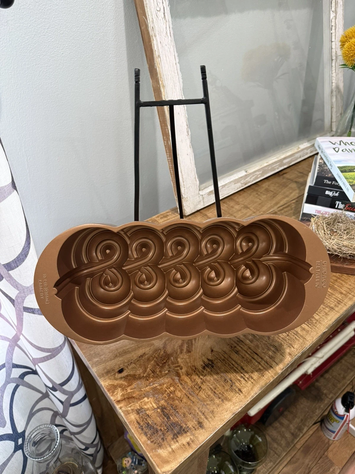 Chicago Metallic Ribbon Loaf Pan 10 Cup in great condition bronze color
Opens in a new window or tab