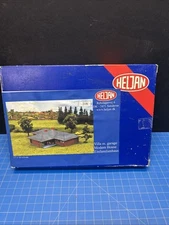 Model Railroad Building Kit Modern House Garage HO scale Heljan #218