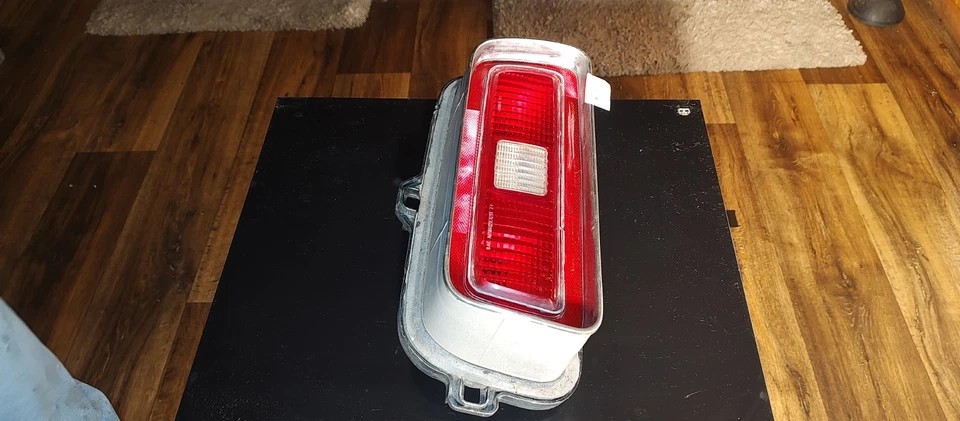 74 luces traseras Chevrolet Malibu Laguna lámpara de freno lente par Foto 2 de 4