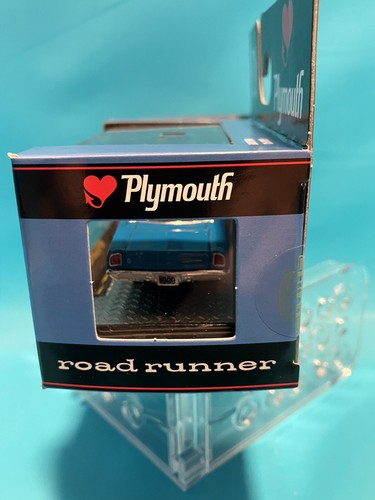 M2 Machines 1969 Plymouth Road Runner Hemi R80 Blue w Display Case - Picture 4 of 7