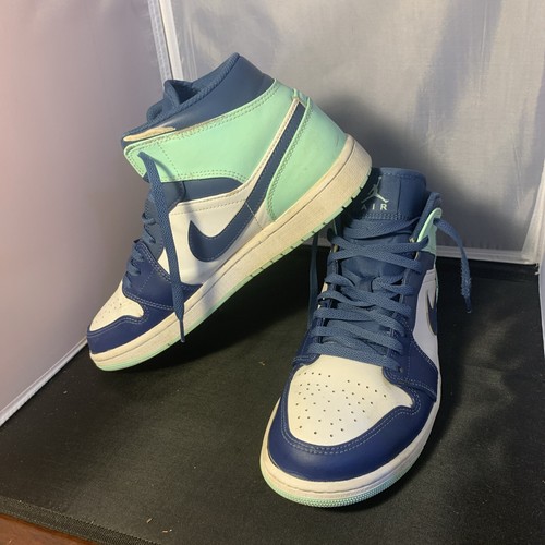 jordan 1s - Picture 3 of 7
