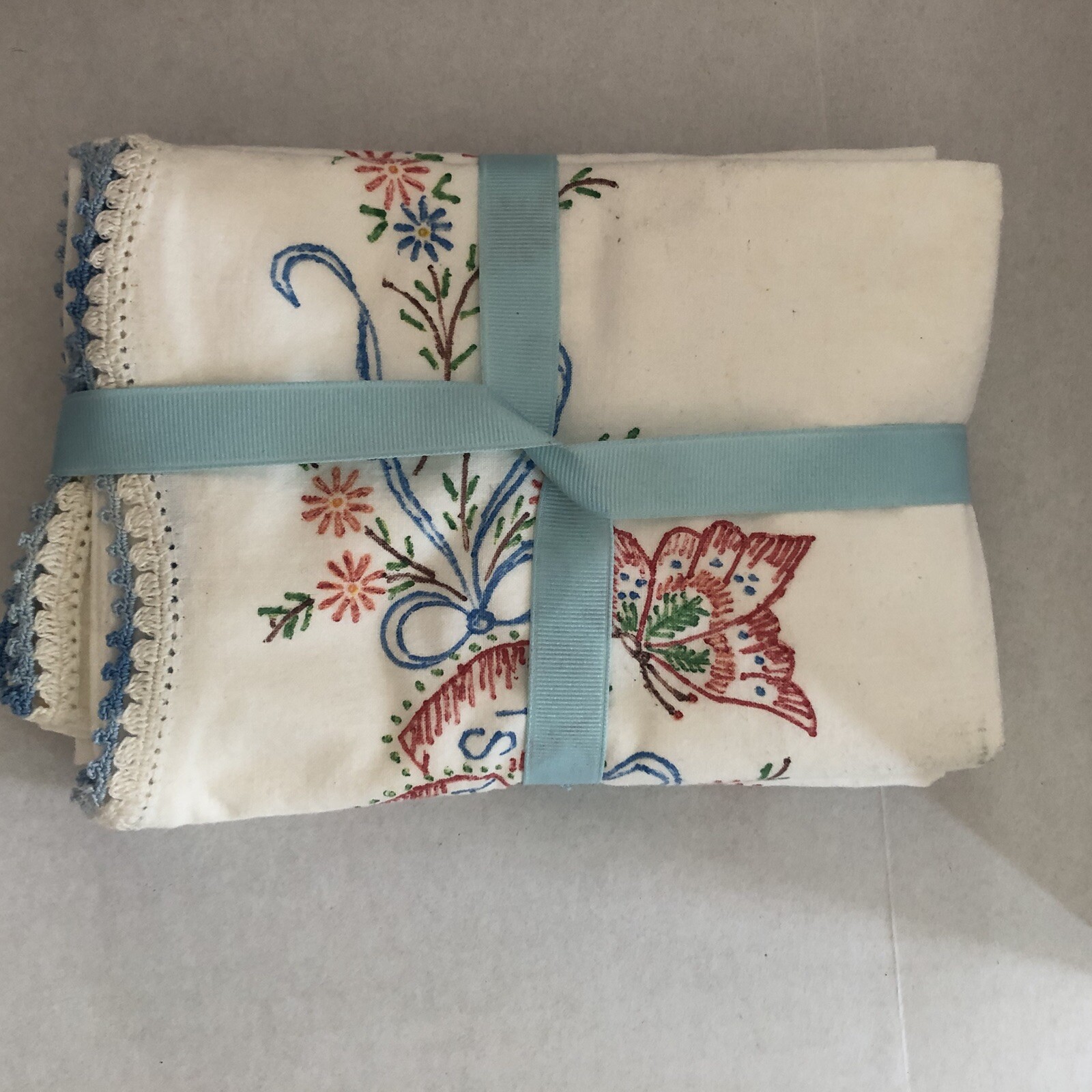 Vtg Handmade Liquid Embroidery  Butterfly And Daisy Pillowcases His And Hers