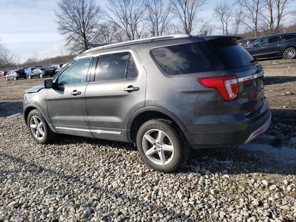 Consola central superior delantera usada se adapta a: Ford Explorer 2016 techo sin techo corredizo sin po Foto 2 de 4