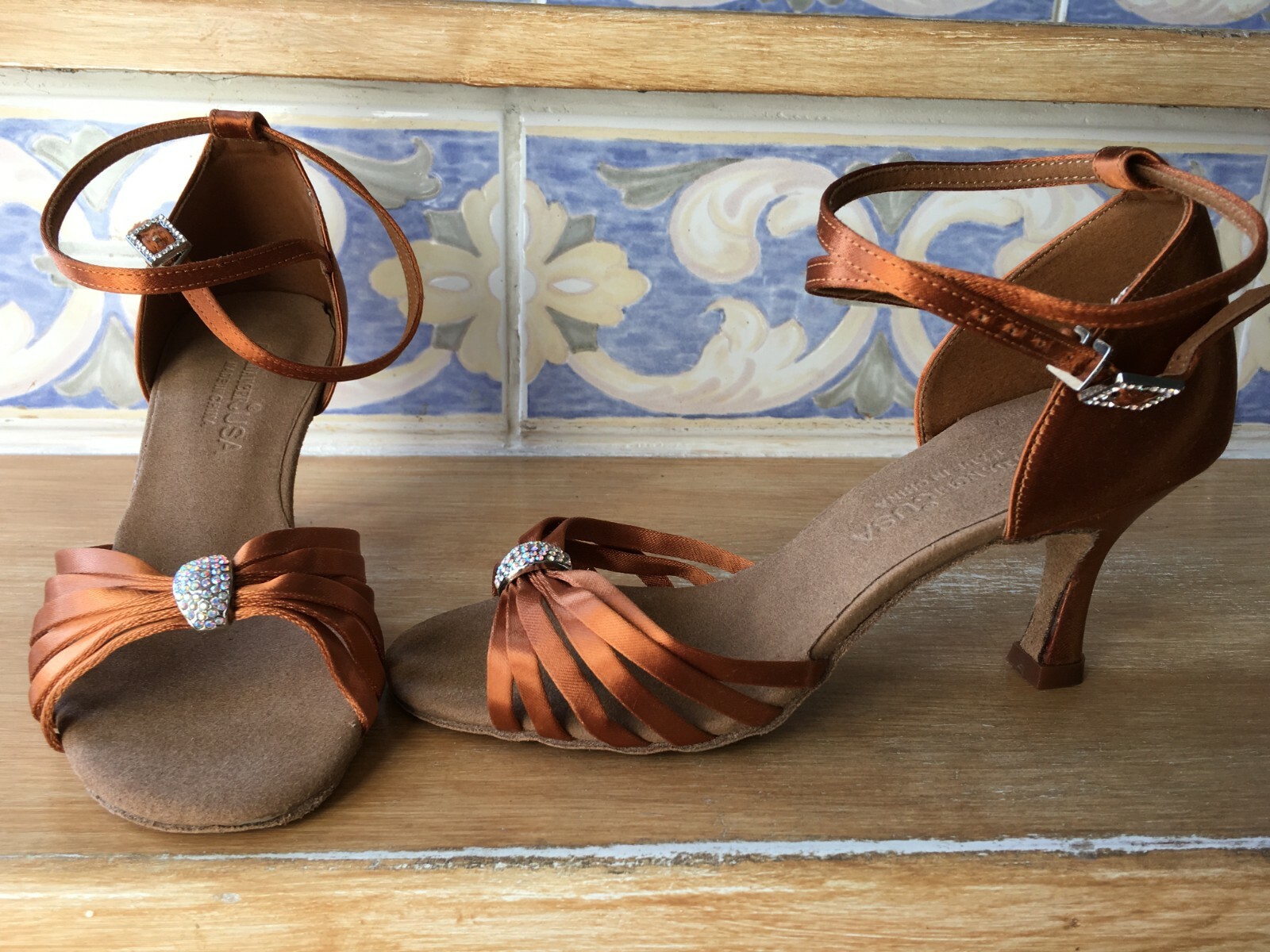 Sandales de danse Souldancer USA contre la fatigue du pied en satin cuivré à talon