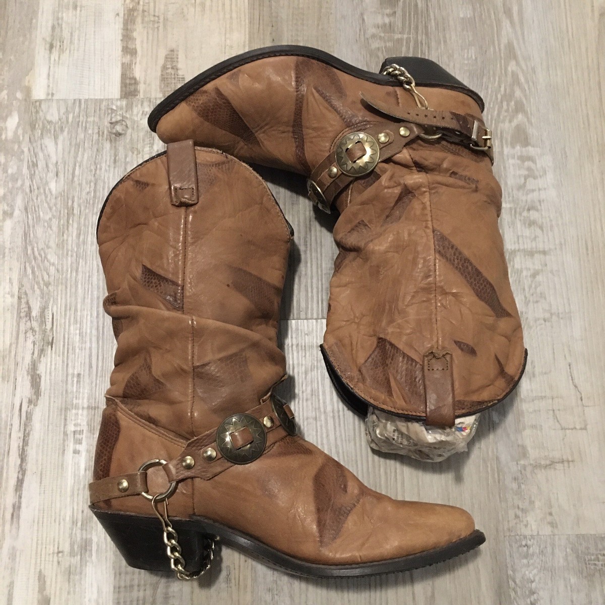 Dingo Women's Brown Leather Pointed Toe Cuban Heel Western Boot