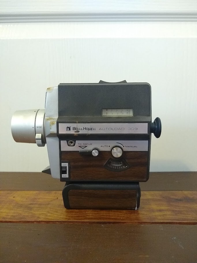 Caméra Super 8 Bell & Howell type 430 état NOS parfaitement fonctionnelle avec Film super 8 kodak neuf - Photo, audio & vidéo