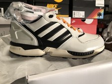Size 10.5 - adidas Juventus FC x ZX 6000 A-ZX Series - Home Size 10.5 - adidas Juventus FC x ZX 6000 A-ZX Series - Home