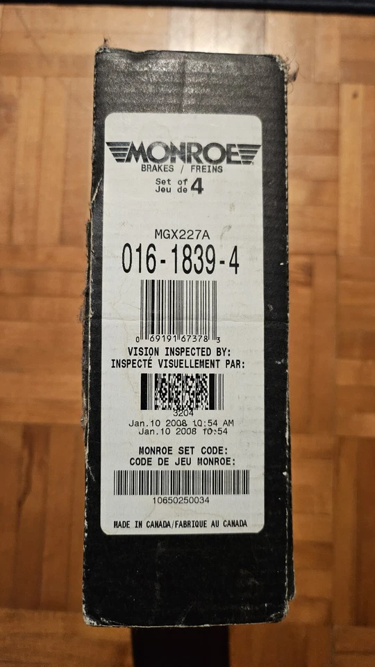 Front Volkswagen Golf 1993-1999 Brake Pads - Image 2 of 4