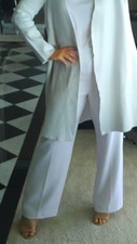 St. John flat front wide leg white pants side zip washable 8 soft silky lining