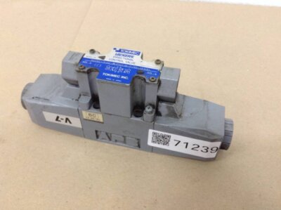 VICKERS Directional Control Valve DG4VC36CMPS2H750JA100 Used #71239