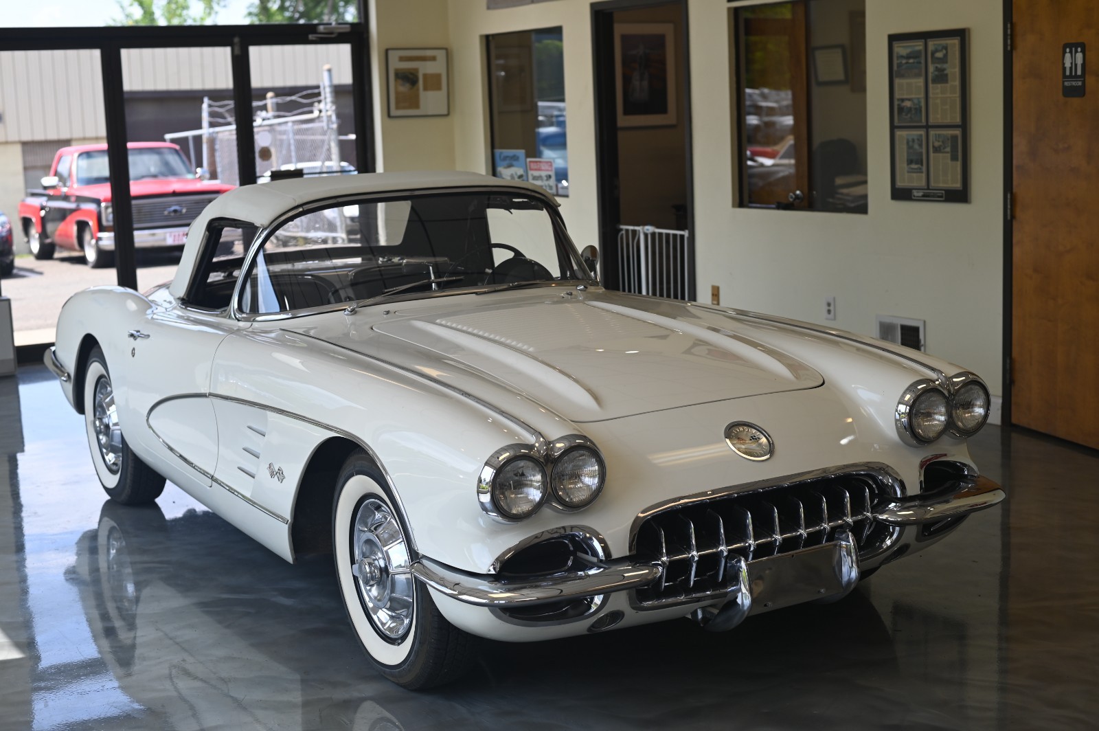 1958 White Chevrolet Corvette   | C1 Corvette Photo 4