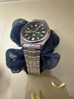 Seiko 5 Automatic 7009-613877 Green Sunburst Dial Day-Date