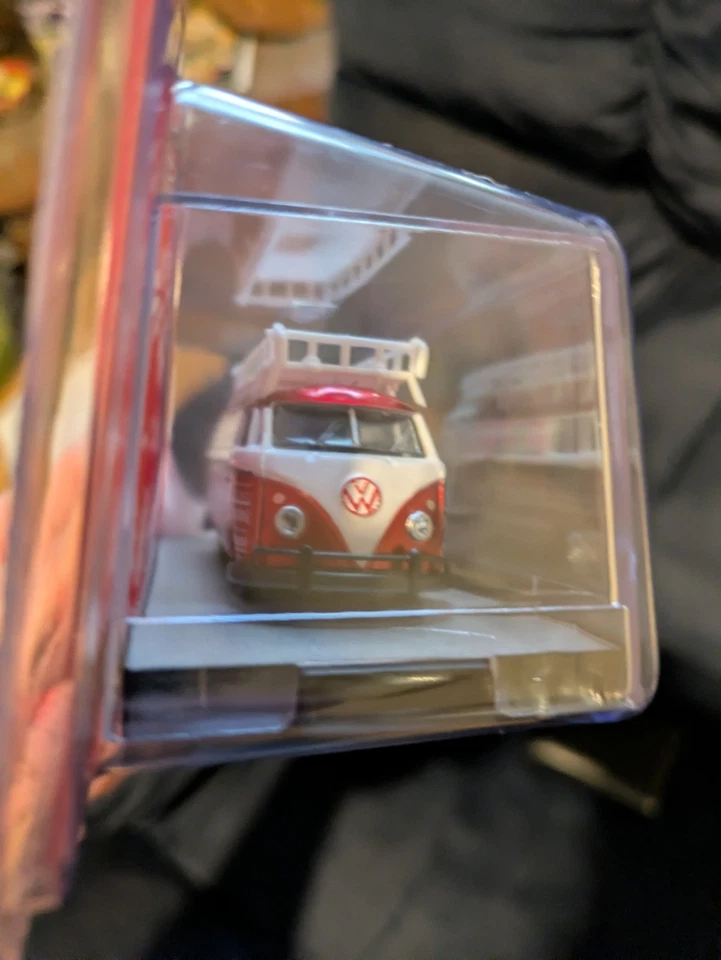 M2 Machines Coca-Cola 1960 VW Delivery Van CHASE Christmas Edition - Image 3 of 4